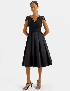 ADMIRATION LACE FORMAL DRESS