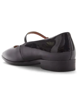 ANDREA FLAT