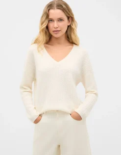 AUSTRALIAN MERINO V NECK CABLE KNIT
