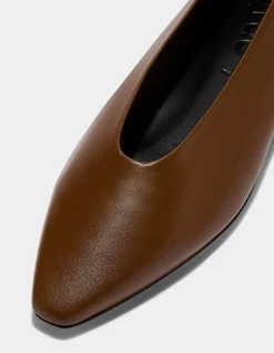 BETTY NAPPA LEATHER TOBACCO FLAT