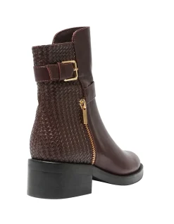 CAPE ANKLE BOOT