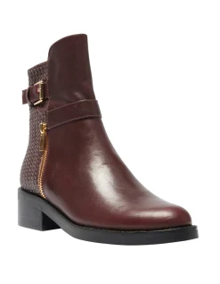 CAPE ANKLE BOOT