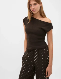 DRAPE SHOULDER KNIT