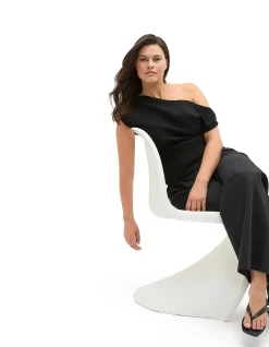 DRAPE SHOULDER KNIT
