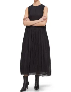 Elegant Pleated Midi Dress Black