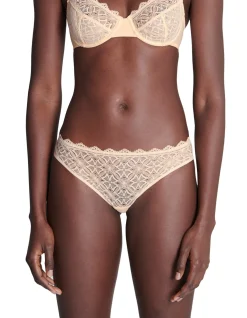 ESCALE TANGA