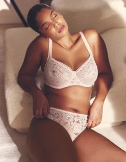 FESTIVE SQUARE NECK FULL CUP BRA