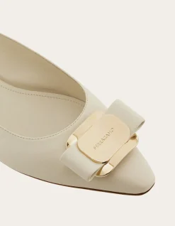 FLAT SLINGBACK WITH VARA BUCKLE