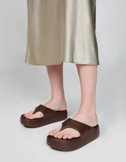 FREE PLATFORM THONG