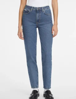 G06 Mom High Rise Relaxed Straight Jeans