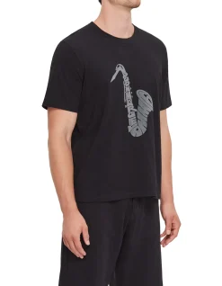 GRAPHIC PRINT T-SHIRT