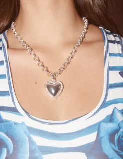 HOT HEART CHAIN