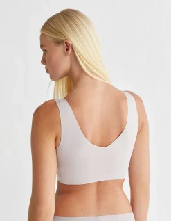 INVISIBLES COMFORT LIGHTLY LINED BRALETTE V NECK
