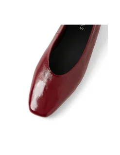 Kapit Mi Patent Leather Square Toe Flats