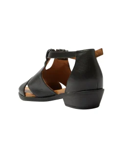 LAGUNA FLAT SANDAL