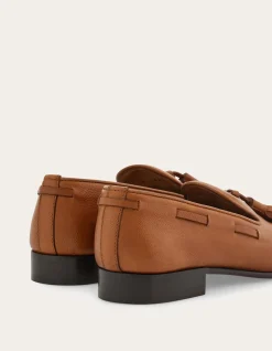 LOAFER WITH TASSEL DETAIL