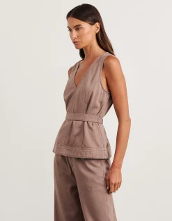 LOE BELTED TOP