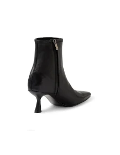 Luciole Chisel Toe Leather Ankle Boots