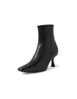 Luciole Chisel Toe Leather Ankle Boots