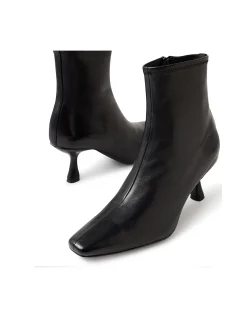 Luciole Chisel Toe Leather Ankle Boots