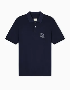 Man's collared short sleeve polo shirt