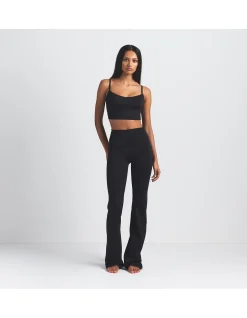 Matte Slim Flare Legging