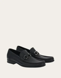 MOCCASIN WITH GANCINI ORNAMENT