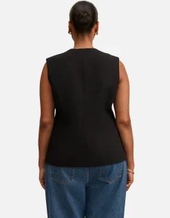 MYRA CURVE SLEEVELESS BLAZER