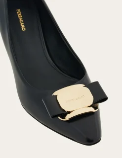 NEW VARA PLATE LOW HEEL PUMP