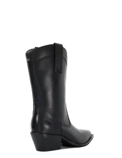 PLACING BOOT