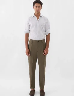 PLEATED FRONT CHINO