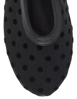 REIGN BALLET FLAT