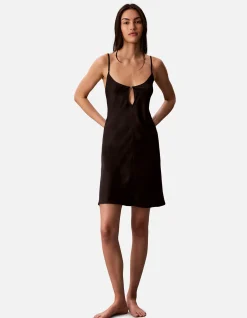 SATIN SHEEN SATIN CHEMISE