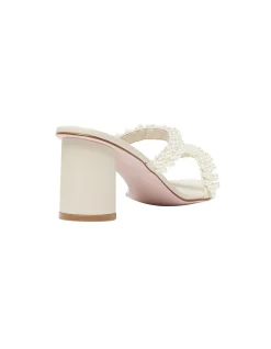 SCARLET HEEL