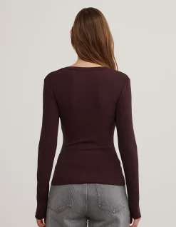Scoop Neck Long Sleeve Top