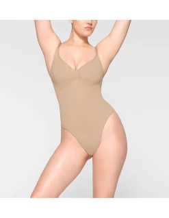 SEAMLESS SCULPT THONG BODYSUIT