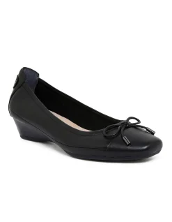SHANNON HEEL