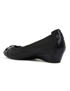 SHANNON HEEL