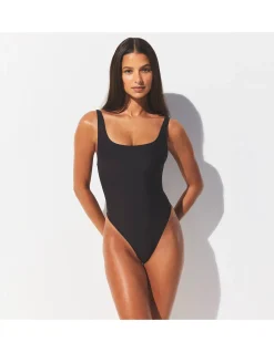 SIGNATURE SWIM SCOOP NECK ONEPIECE