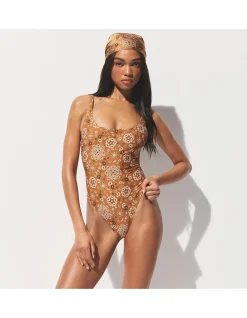 SIGNATURE SWIM SCOOP NECK ONEPIECE