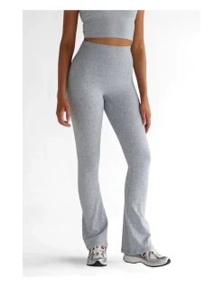 Signature Flare Leggings