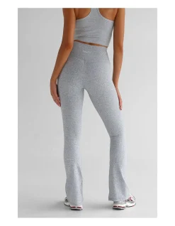 Signature Flare Leggings
