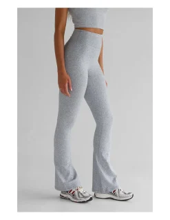 Signature Flare Leggings