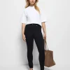 Skinny Leg High Rise Stretch Denim Jeans