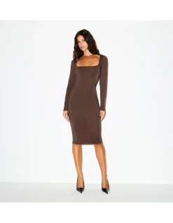 SMOOTH LAYERS SQUARE NECK LONG SLEEVE MIDI DRESS