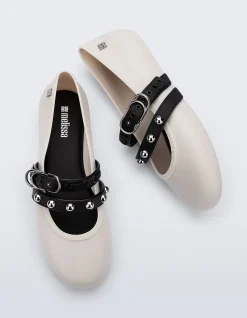 SOFT BALLERINA STUDS