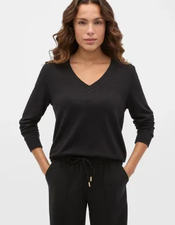 SUPERSOFT V NECK TOP