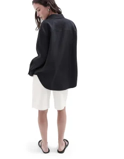 THE CLASSIC OVERSIZED LINEN SHIRT
