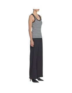 VIK & WOODS TANK