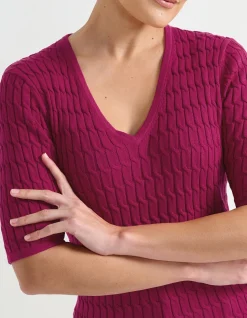 V NECK CABLE TEE